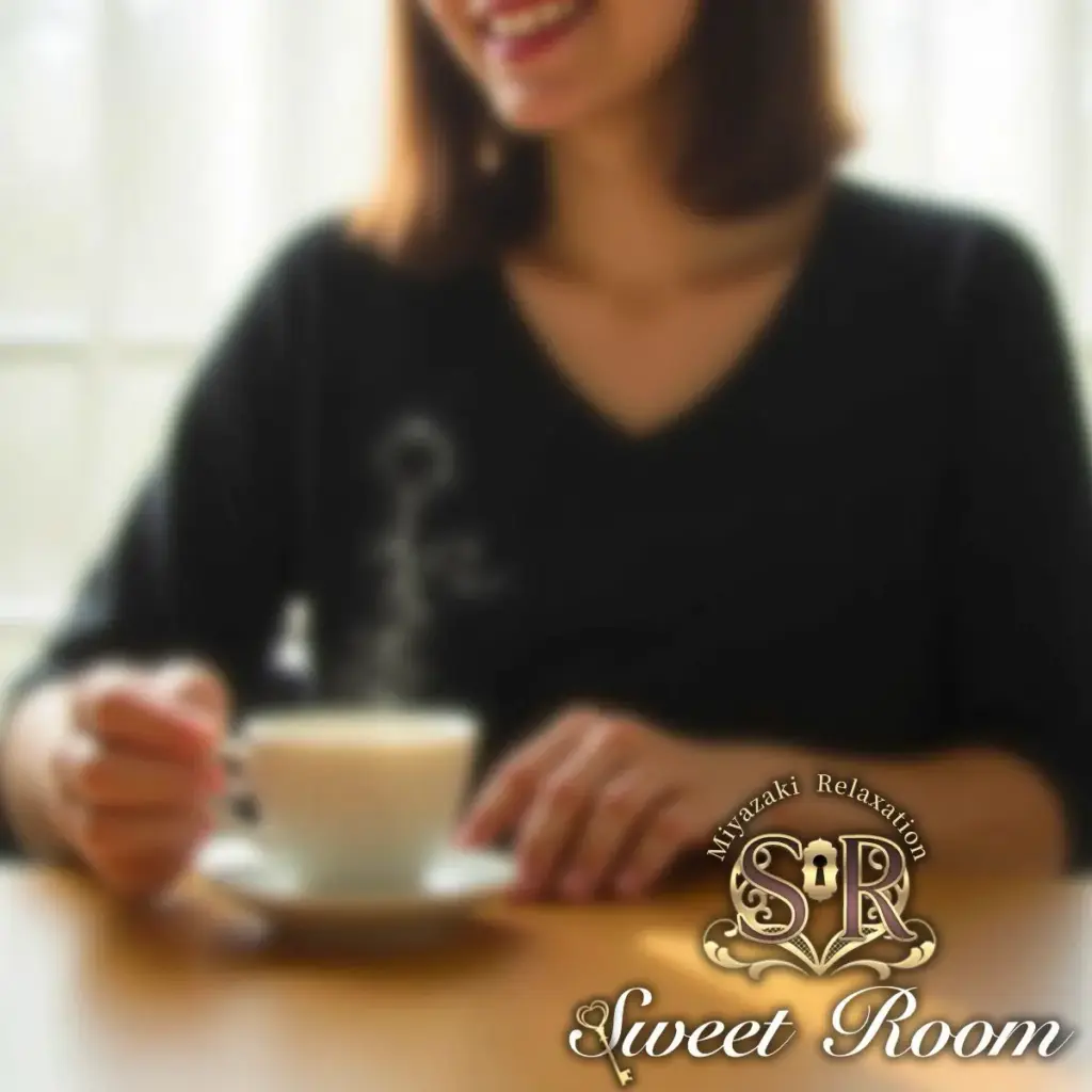 SweetRoom-2025-11-02-秋の雰囲気で女性が紅茶を飲んでいる